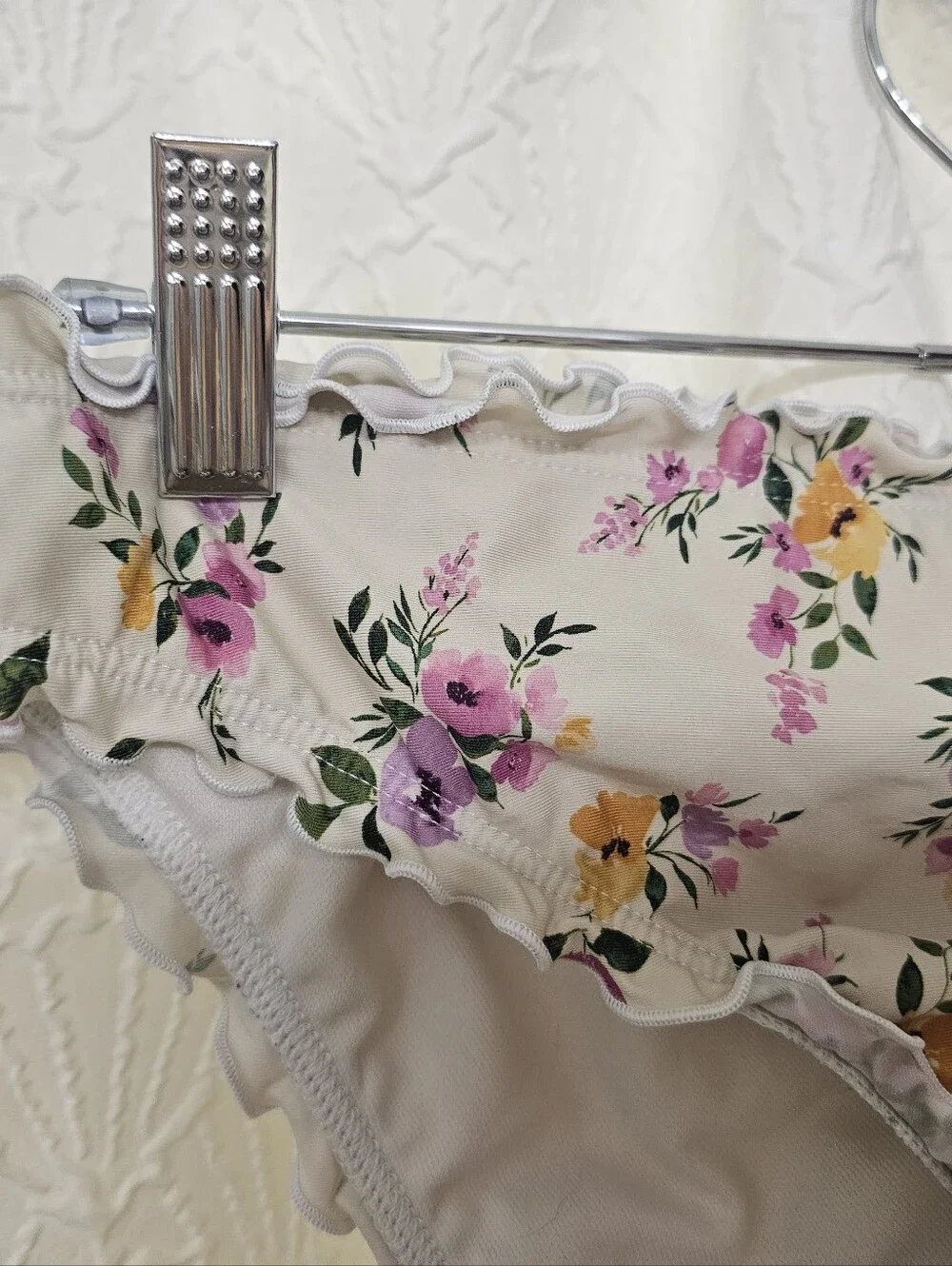 Women's Size Large Ivory w/Pink Flowers Ruffled Bikini Bottoms by Shade & Shore